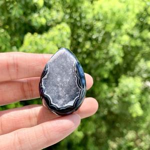 หินอาเกตดำคุณภาพสูง รูปทรงไข่ สำหรับการบำบัดด้วยคริสตัล หินธรรมชาติขัดเงา สำหรับตกแต่งบ้านอย่างมีเอกลักษณ์ และเป็นของขวัญในวันหยุด - Product Image 6