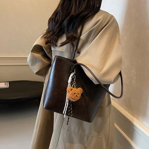 2025 vente chaude nouveau sac fourre-tout noir, conception simple, sac à main de mode pour femmes - Product Image 2