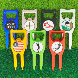 Logo personnalisé promotionnel magnétique forme bleue chapeau Clip Divot outil marqueur Club balle <span class=keywords><strong>de</strong></span> Golf ouvre-bouteille personnalisé avec ouvre-bouteille - Product Image 1