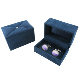 Caja de Joyería de Terciopelo con Tachuelas de Lujo de Alta Gama, Color y Tamaño Personalizados para Exhibición de Joyería Fina, Anillos y Pulseras - Product Image 4