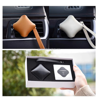 Nouveau produit Clip accessoire de sortie d'air pour voiture Diffuseur d'arômes Décoration de voiture Aroma Long Haunting Vent Clip Diffuseur de voiture