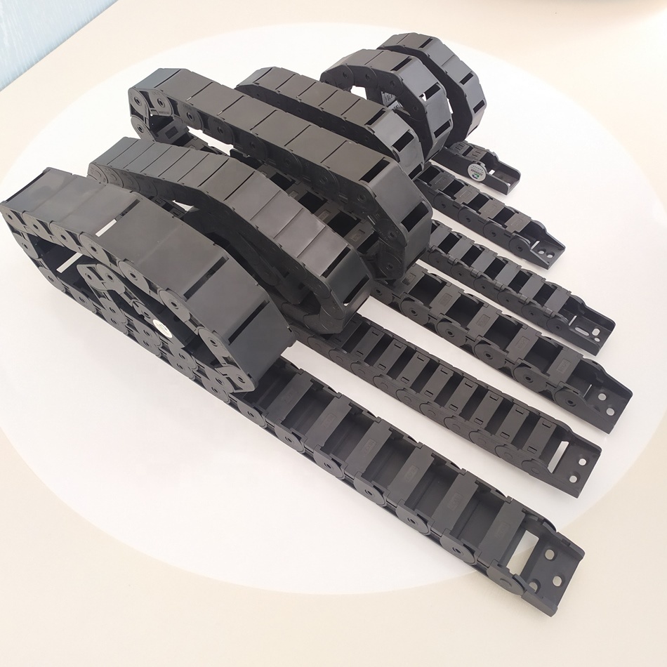 Держатель кабеля с защелкой