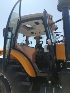 210hp <span class=keywords><strong>2104</strong></span> 4WD 4 ruote motrici 16F + 8R 6 cilindri grande azienda agricola Traktor che cammina cinese nuovo trattore - Product Image 4