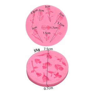 Moldes de Silicona para Decoración de Pasteles y Fondant, Diseño 3D Redondo con Flores, Hojas y Rosas - Product Image 2
