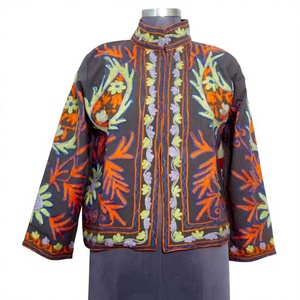 Veste d'hiver pour femmes, broderie indienne Suzani, motif floral, 100% coton, séchage rapide, respirante, écologique, cadeau - Product Image 1