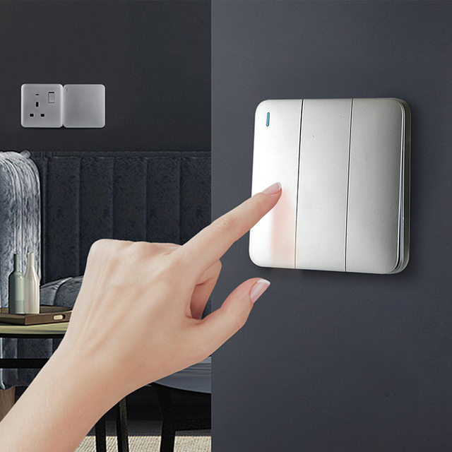High New Design Home Hotel Modern UK Standard Africa Grey Color 3gang 1way Single-Pole IP21 Electric Wall Light Switch Socket