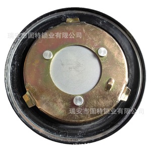 ฝาปิดถังน้ำมันแบบสามกรงเล็บเหล็กคาร์บอนสีดำสำหรับรถบรรทุกเจียฟาง ฟาว ฮาร์บิน - Product Image 1