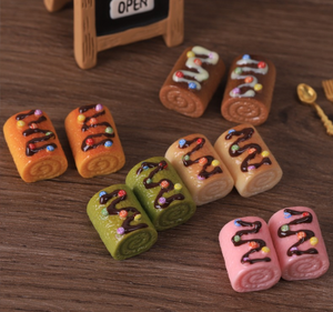 Miniatures de gâteaux roulés suisses réalistes en résine pour maison de poupée, accessoires de cuisine, fournitures de bricolage, vente en gros, fabricant - Product Image 4