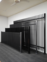 Panneaux de clôture verticaux en aluminium avec revêtement en poudre noire pour la protection des clôtures de jardin résidentielles