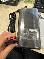 Clevo P370SM-A P570WM MSI GT83VR GT73VR GT80S Asus Adaptateur secteur 330W 19.5V 16.92A 4 trous Sortie ca pour ordinateur portable