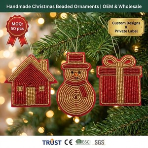 Ornement <span class=keywords><strong>de</strong></span> Noël perlé doré, bonhomme <span class=keywords><strong>de</strong></span> neige en feutre rouge, design boîte cadeau cabane, vente en gros personnalisée, décoration d'arbre <span class=keywords><strong>de</strong></span> Noël faite à la <span class=keywords><strong>main</strong></span> - Product Image 1