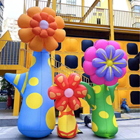 Décorations de bâtiment d'extérieur, forme debout, différentes tailles, fleurs colorées, gonflables publicitaires