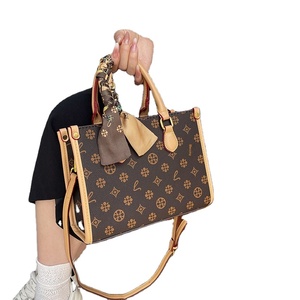 New Trending Luxury Designer PVC Floral Pattern Women's Tote Bag With Polyester Zipper Closure & Large Capacity Tanjing - Product Image 2