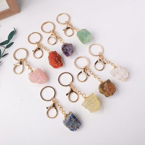 Gold Wire Wrapped Natural Crystal Stone Amethyst Green Aventurine Handmade Raw Stone Keychain Promotional Gifts