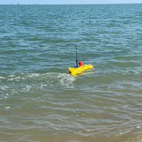 Bateau à appât télécommandé entièrement étanche avec fonction de retournement automatique pour un déploiement d'appât à longue distance