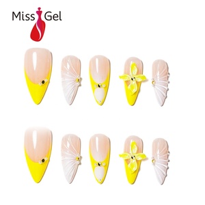 Joli ensemble d'<span class=keywords><strong>ongles</strong></span> artificiels stiletto brillants jaune nude avec motif floral en relief, faux <span class=keywords><strong>ongles</strong></span> en acrylique à presser - Product Image 1