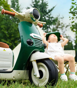 2 से 4 साल के बच्चों के लिए इलेक्ट्रिक राइड-ऑन कार, संगीत बोर्ड और नेतृत्व वाली रोशनी - Product Image 5