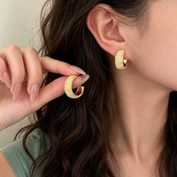 Anting Tusuk Wanita Model Lengkung C Geometris Sederhana nan Indah, Perhiasan Hadiah untuk Pemakaian Sehari-hari, Gaya Korea