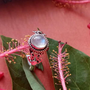 Bague élégante en pierre de lune plaquée argent et diamant taille ovale Réglage haut classique pour les mariages, les anniversaires et les fêtes - Product Image 1