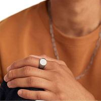 Bagues personnalisées en acier inoxydable plaqué or 18 carats avec logo, disques simples en acier inoxydable poli miroir gravés pour fiançailles et anniversaire