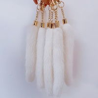 Accessoires de mode : Porte-clés en fourrure de queue de vison véritable, mignon, 15-20 cm, pour sac à main femme et pendentif pour porte-clés de voiture en métal