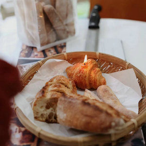 Nouvelle conception de décoration, bougies parfumées en cire de soja écologiques, mignonnes, en forme de croissants, art culinaire pour desserts - Product Image 1