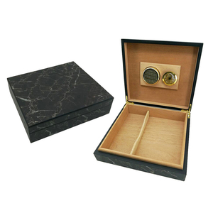 Usinage CNC sur mesure en noyer noir pour humidificateurs à cigares haut de gamme et rangements d'accessoires de fumage de luxe - Product Image 2