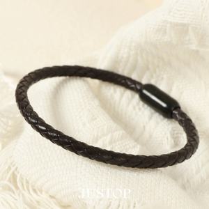 Pulseras de Cuero PU Trenzado de Estilo Simple en Color Negro JUSTOP para Mujeres y Hombres con Cierre Magnético, Regalo Moderno, Hecho en China - Product Image 6