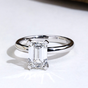 แหวนเพชรเม็ดเดี่ยวทรงเหลี่ยมมรกต 18k รุ่น MSR-2097 จาก Messi Jewelry แหวนหมั้นเพชรเลี้ยงในห้องปฏิบัติการ - Product Image 1