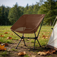 Chaise de camping portable moderne et légère avec design pliable et sac de transport pour repas en plein air, randonnée, voyage