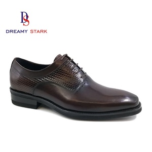 Chaussures de mariage pour hommes en cuir véritable marron, faites à la main, de haute qualité, avec motif tissé en relief, confortables, à lacets, pour l'automne, logo personnalisé léger - Product Image 1