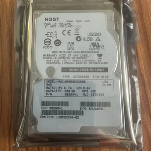 Disque dur SAS 900 Go 10K <span class=keywords><strong>HGST</strong></span> UCSTSSC900 0B26041 EMC P/N 118032934-02 pour système de stockage EMC Unity - Product Image 1
