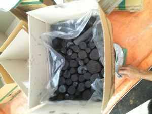 Charbon de bois dur noir de haute qualité MANGROVE CHARBON de bois dur de l'usine du Vietnam - Product Image 4