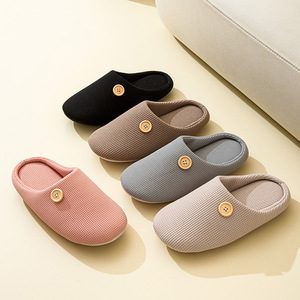 Pantuflas Unisex Personalizadas para Interiores con Botón Japonés, Suela de Gamuza y Espuma Viscoelástica Suave, Ligeras para Uso en el Hogar y Dormitorio en Invierno - Product Image 2