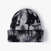 Bonnet tricoté OEM à faible MOQ, 100 % acrylique, toucher doux, tie-dye, pour adultes, personnalisable avec appliques, unisexe, cadeau d'extérieur pour l'hiver
