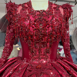 Vestido de Quinceañera Mc072 Majestic con Cuello Barco, Manga Corta, Bordado Dorado, Cristales, Organza, Estilo Vintage con Cola de Capilla para Fiesta - Product Image 3