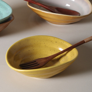 Bols en céramique faits à la main, style Japandi, pour dessert, usage domestique, design sous glaçure - Product Image 1