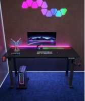 Bureau de jeu convertible professionnel en métal avec éclairage RGB pour configuration PC e-sport
