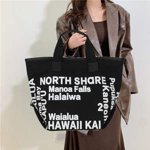 Sac en toile pour femme avec impression sérigraphique du logo du fabricant, poignées renforcées et fond large - Product Image 3