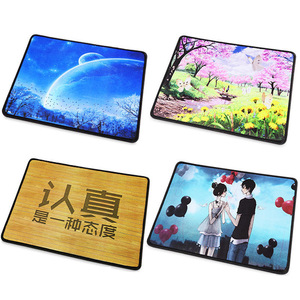 Nouvelle arrivée Tapis de <span class=keywords><strong>souris</strong></span> universel antidérapant en cuir Tapis de <span class=keywords><strong>souris</strong></span> de jeu Nouveau coussin de bureau Mode confortable pour ordinateur portable PC LOGO personnalisé - Product Image 3