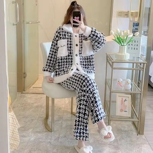 Otoño e invierno nueva versión coreana de terciopelo coral encantador pijama de franela para mujer conjunto de dos piezas adecuado para pijamas diarios - Product Image 2