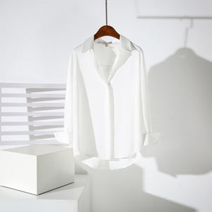 Chemisier professionnel élégant en satin <span class=keywords><strong>rouge</strong></span> haut de gamme pour <span class=keywords><strong>femme</strong></span>, à manches longues, infroissable, idéal pour le bureau, nouvelle collection printemps-automne - Product Image 4