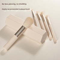 Ensemble de 5 pinceaux de maquillage pour le visage en fibres synthétiques avec manche en plastique et seau de rangement hexagonal pour fard à paupières, poudre, lèvres et sourcils