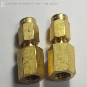 Connettore in Ottone, Tubo da 1/8\" OD X Femmina NPT, B-200-7-2 Nuovo Originale Pronto per la Spedizione, Automazione Industriale Pac Dedicato PLC - Product Image 1