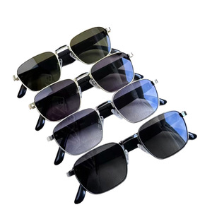 Nouveautés Lunettes intelligentes sans fil BT Lunettes de soleil de sport de plein air Casque portable pour hommes et femmes Lunettes intelligentes alimentées par l'IA - Product Image 1