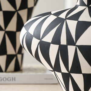 Style nordique motif noir et <span class=keywords><strong>blanc</strong></span> <span class=keywords><strong>Vase</strong></span> en céramique âge moderne intérieur salon décoration de table décor à la maison et <span class=keywords><strong>Vase</strong></span> à fleurs - Product Image 3