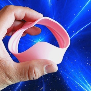 Urinoir portable Msn ovale en plastique à embout souple pour femmes et personnes âgées - Product Image 1