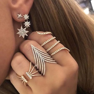 2023 nuovo design <span class=keywords><strong>argento</strong></span> di alta qualità <span class=keywords><strong>sottile</strong></span> piccolo cz pavimentato elegante splendido <span class=keywords><strong>anello</strong></span> in <span class=keywords><strong>argento</strong></span> V chevron - Product Image 2