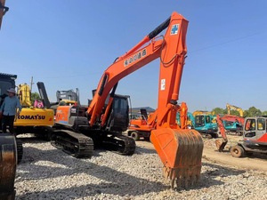 Excavatrice sur chenilles Hitachi ZX200-5G 20T de seconde main de haute qualité approuvée CE/EPA Digger de fabrication japonaise pour les espaces restreints et l'aménagement paysager - Product Image 4