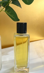 Un parfum élégant qui est populaire sur toute la planète et un incontournable pour les fans, avec une fragrance longue durée. - Product Image 5